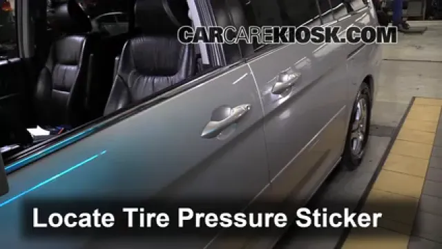 2006 Honda Odyssey Touring 3.5L V6 Neumáticos y ruedas Controlar presión de neumáticos